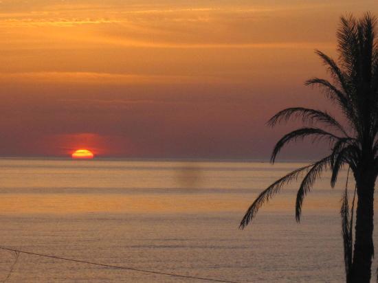 Alba In Spiaggia